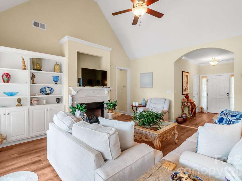 3697 Travertine Drive, Lancaster, SC 29720.  MLS# CAR4416328, YatesRealty ID 46104. 