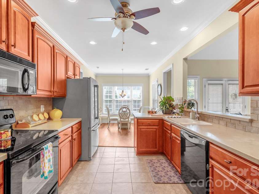 3697 Travertine Drive, Lancaster, SC 29720.  MLS# CAR4416328, YatesRealty ID 46104. 