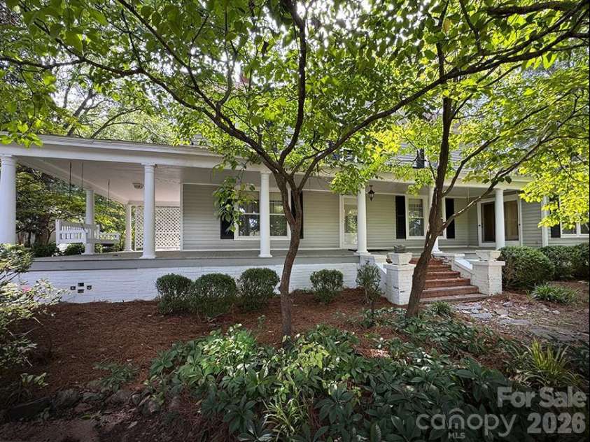 842 Aspen Street, Lincolnton, NC 28092.  MLS# CAR4415190, YatesRealty ID 46105. 