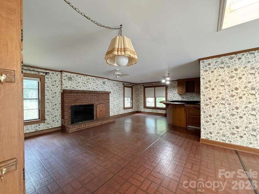 842 Aspen Street, Lincolnton, NC 28092.  MLS# CAR4415190, YatesRealty ID 46105. 