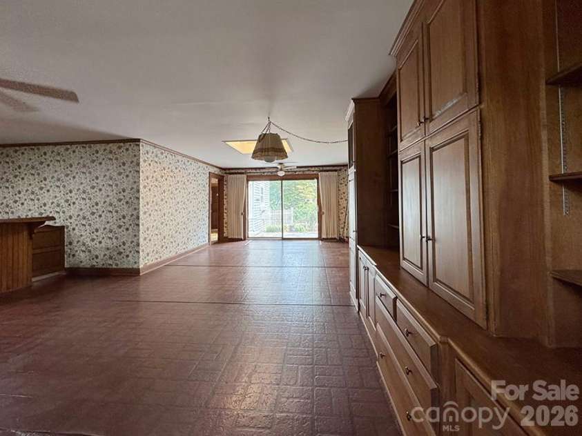 842 Aspen Street, Lincolnton, NC 28092.  MLS# CAR4415190, YatesRealty ID 46105. 