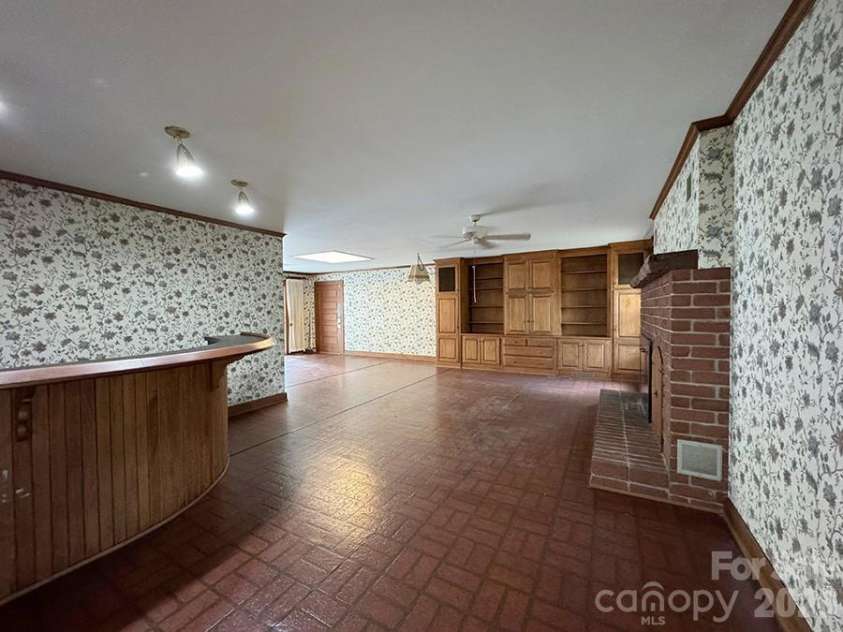 842 Aspen Street, Lincolnton, NC 28092.  MLS# CAR4415190, YatesRealty ID 46105. 