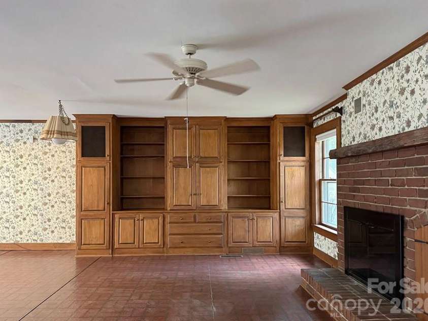 842 Aspen Street, Lincolnton, NC 28092.  MLS# CAR4415190, YatesRealty ID 46105. 