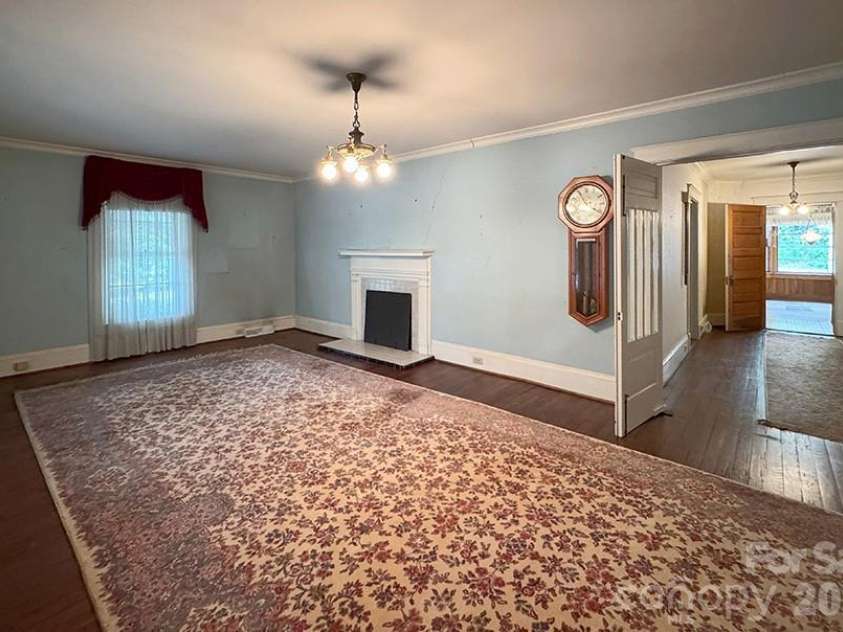 842 Aspen Street, Lincolnton, NC 28092.  MLS# CAR4415190, YatesRealty ID 46105. 