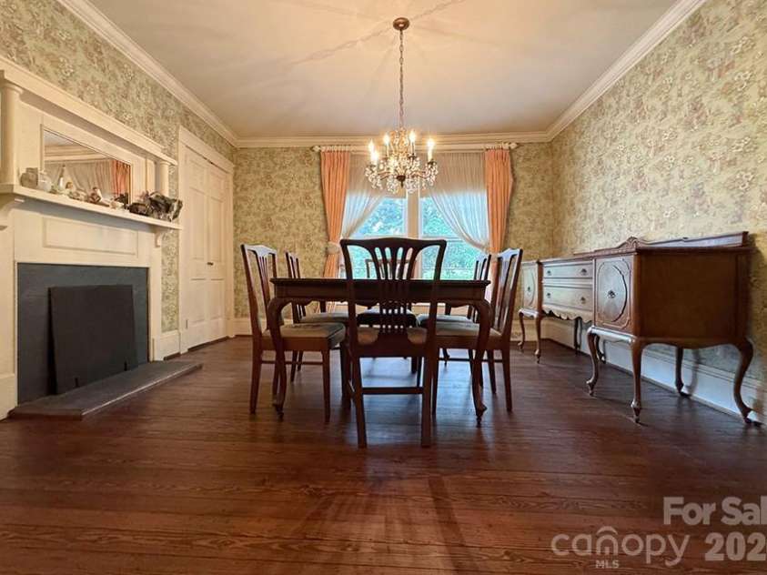 842 Aspen Street, Lincolnton, NC 28092.  MLS# CAR4415190, YatesRealty ID 46105. 