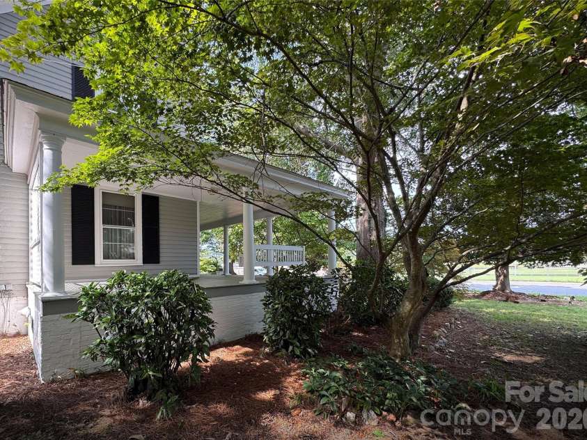 842 Aspen Street, Lincolnton, NC 28092.  MLS# CAR4415190, YatesRealty ID 46105. 
