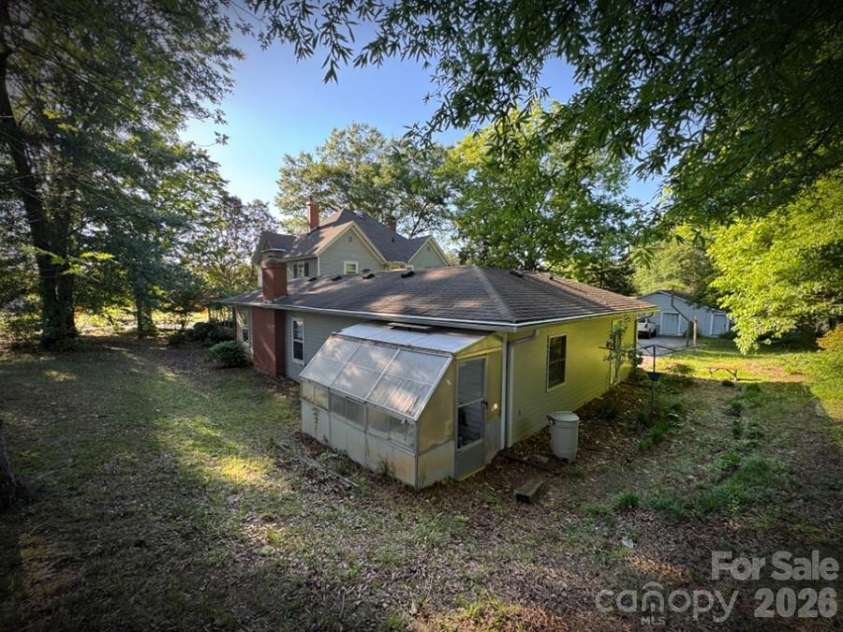 842 Aspen Street, Lincolnton, NC 28092.  MLS# CAR4415190, YatesRealty ID 46105. 