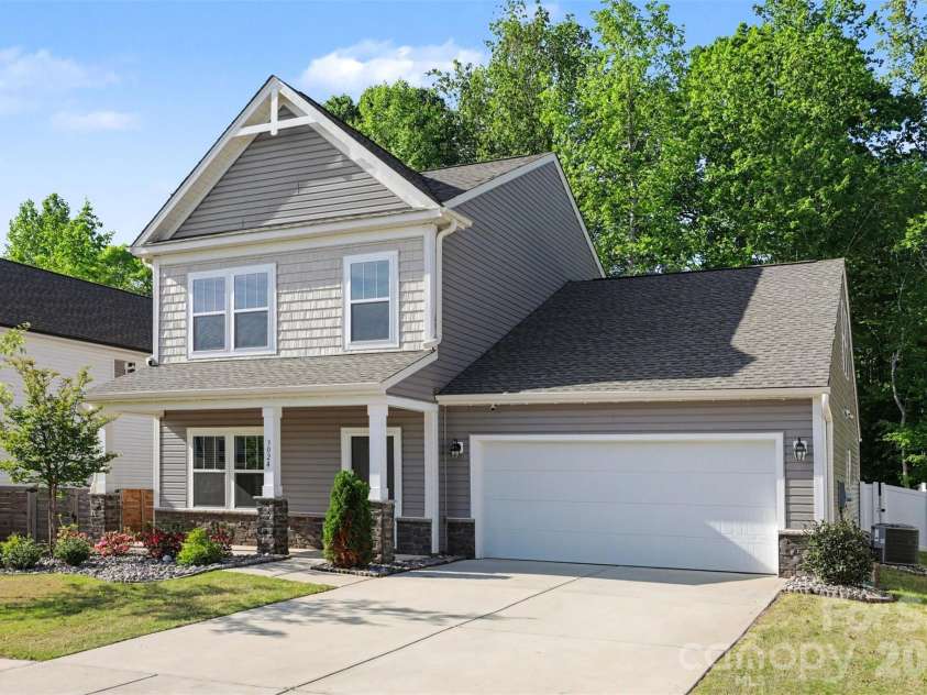 3024 Pinehills Way, Mount Holly, NC 28120.  MLS# CAR4417046, YatesRealty ID 46109. 