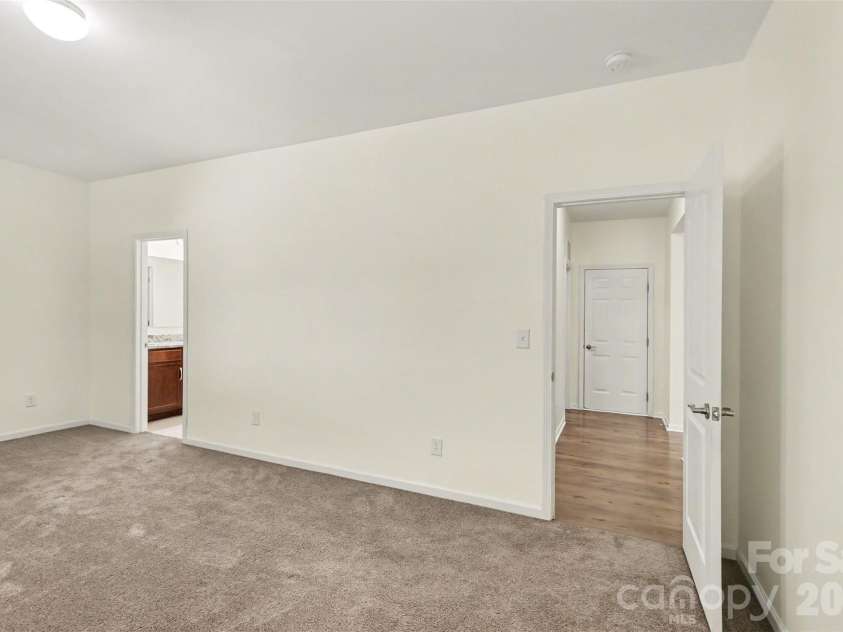 3024 Pinehills Way, Mount Holly, NC 28120.  MLS# CAR4417046, YatesRealty ID 46109. 