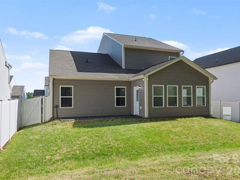 3024 Pinehills Way, Mount Holly, NC 28120.  MLS# CAR4417046, YatesRealty ID 46109. 