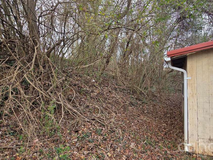 117 Greenvalley Place, Lenoir, NC 28645.  MLS# CAR4334391, YatesRealty ID 4611. 