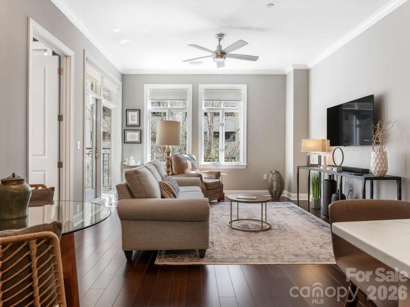 230 Tryon Street, Charlotte, NC 28202.  MLS# CAR4357649, YatesRealty ID 4611. 