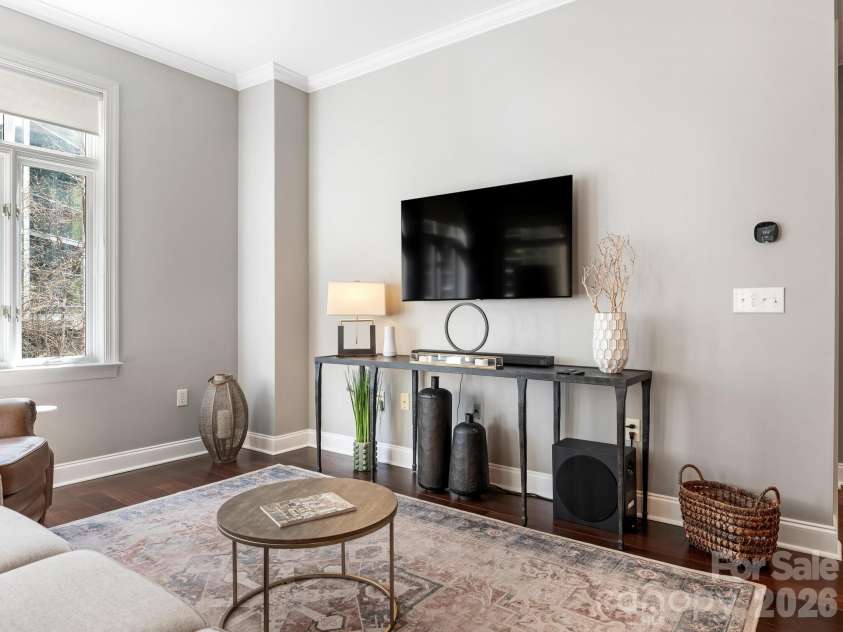 230 Tryon Street, Charlotte, NC 28202.  MLS# CAR4357649, YatesRealty ID 4611. 