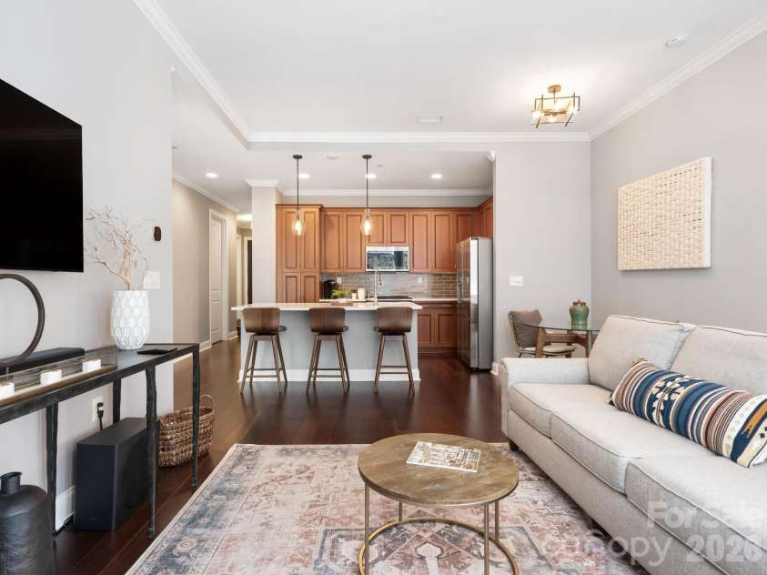 230 Tryon Street, Charlotte, NC 28202.  MLS# CAR4357649, YatesRealty ID 4611. 