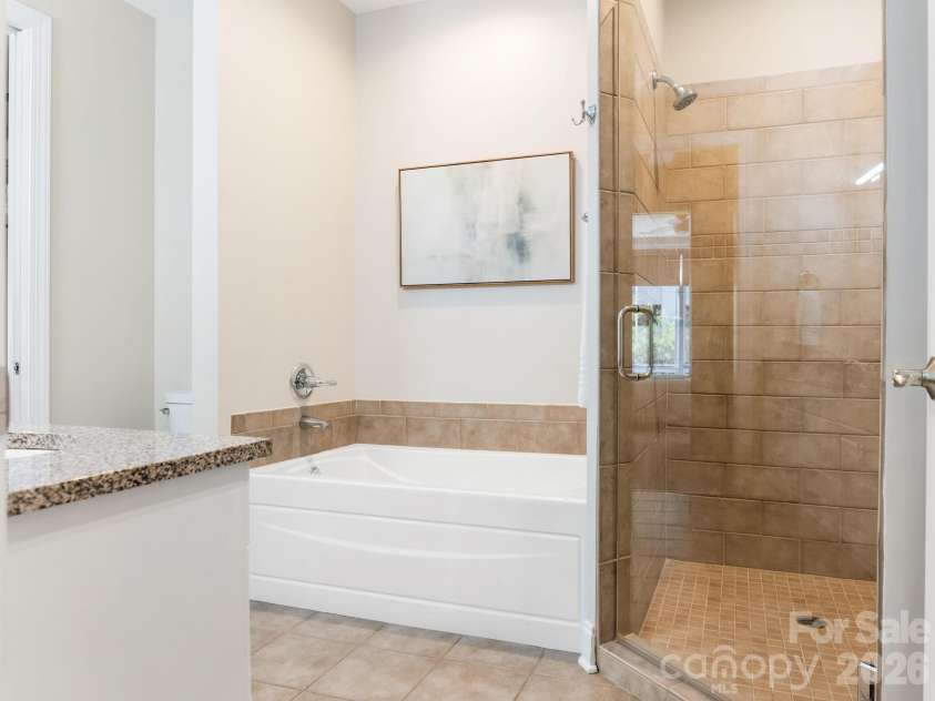 230 Tryon Street, Charlotte, NC 28202.  MLS# CAR4357649, YatesRealty ID 4611. 