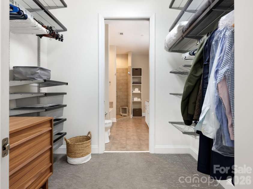 230 Tryon Street, Charlotte, NC 28202.  MLS# CAR4357649, YatesRealty ID 4611. 