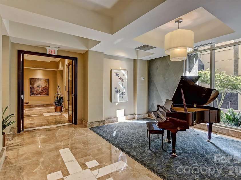230 Tryon Street, Charlotte, NC 28202.  MLS# CAR4434132, YatesRealty ID 4611. 