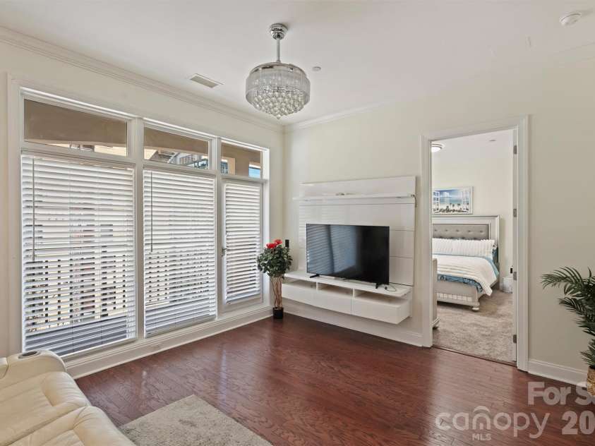 230 Tryon Street, Charlotte, NC 28202.  MLS# CAR4434132, YatesRealty ID 4611. 