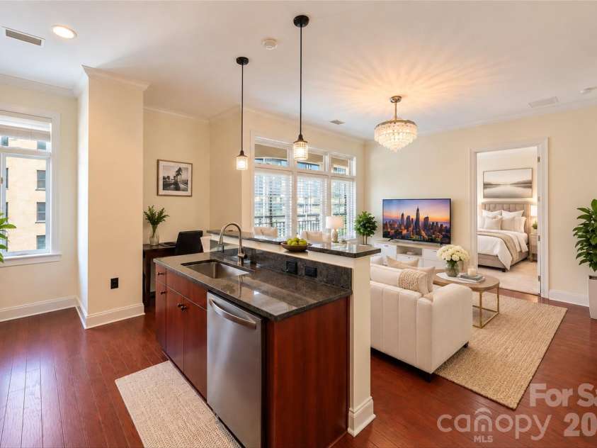 230 Tryon Street, Charlotte, NC 28202.  MLS# CAR4434132, YatesRealty ID 4611. 
