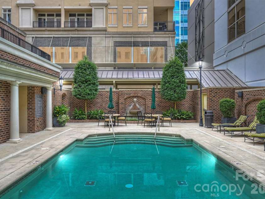 230 Tryon Street, Charlotte, NC 28202.  MLS# CAR4434132, YatesRealty ID 4611. 