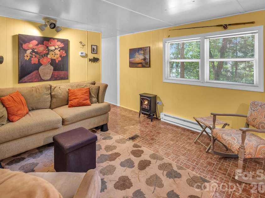 175 Elmwood Drive, Troy, NC 27371.  MLS# CAR4393743, YatesRealty ID 46110. 