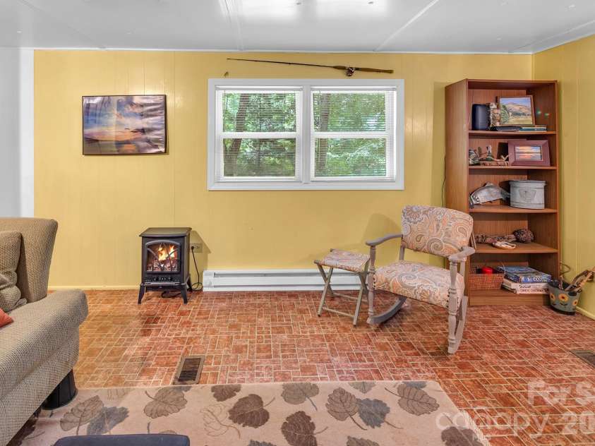 175 Elmwood Drive, Troy, NC 27371.  MLS# CAR4393743, YatesRealty ID 46110. 