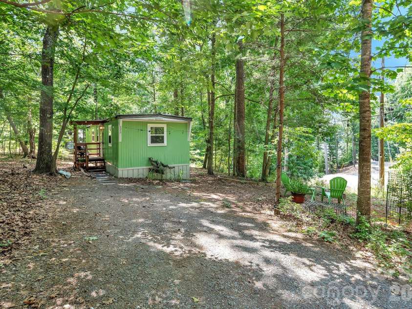 175 Elmwood Drive, Troy, NC 27371.  MLS# CAR4393743, YatesRealty ID 46110. 