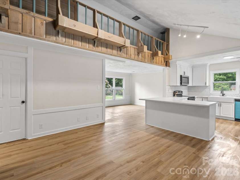 5312 Larewood Drive, Charlotte, NC 28215.  MLS# CAR4411414, YatesRealty ID 46112. 