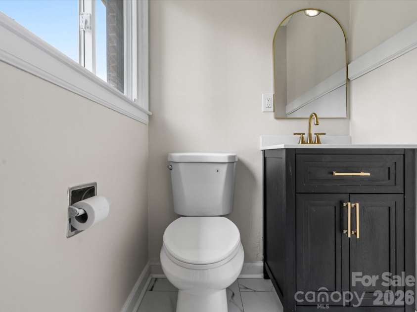 5312 Larewood Drive, Charlotte, NC 28215.  MLS# CAR4411414, YatesRealty ID 46112. 