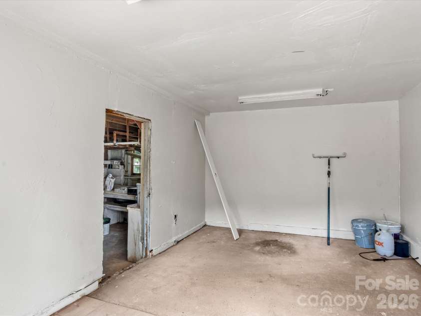 5312 Larewood Drive, Charlotte, NC 28215.  MLS# CAR4411414, YatesRealty ID 46112. 
