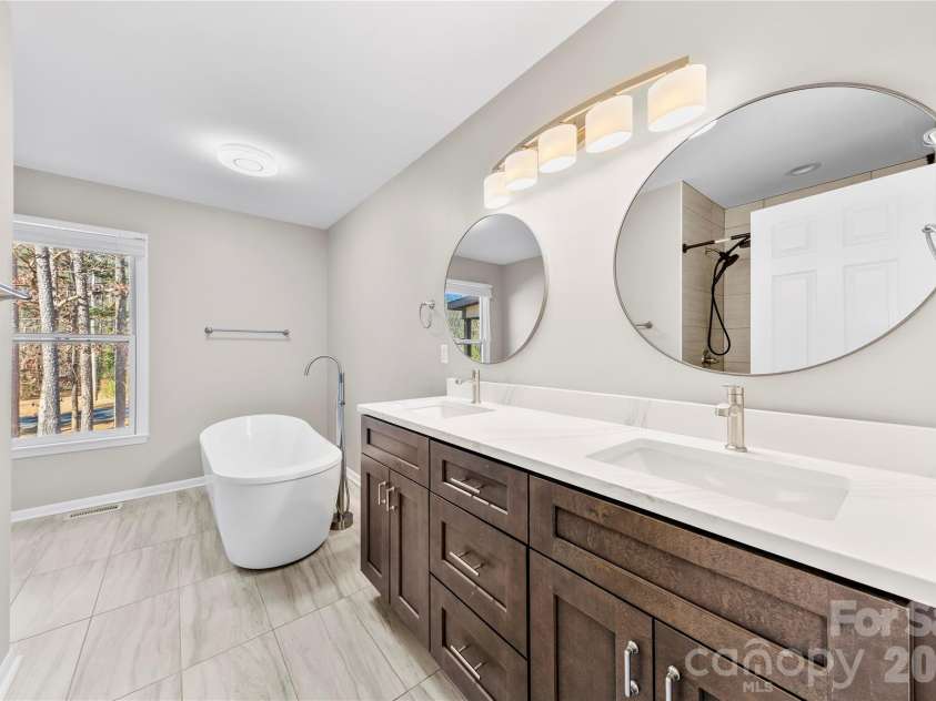 16218 Barbee Road, Stanfield, NC 28163.  MLS# CAR4308788, YatesRealty ID 46116. MASTER BATH
