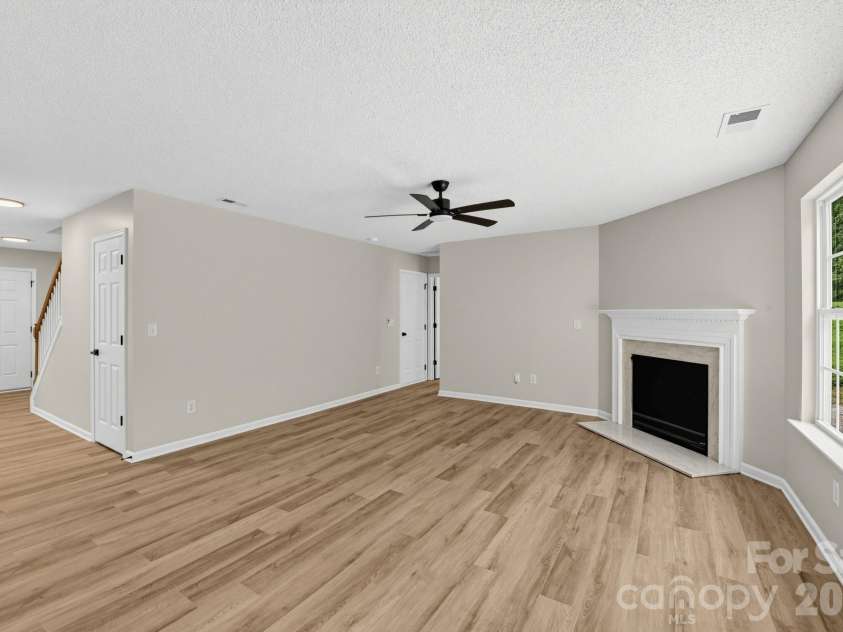 1034 Chalk Hill Lane, Charlotte, NC 28214.  MLS# CAR4416747, YatesRealty ID 46117. 