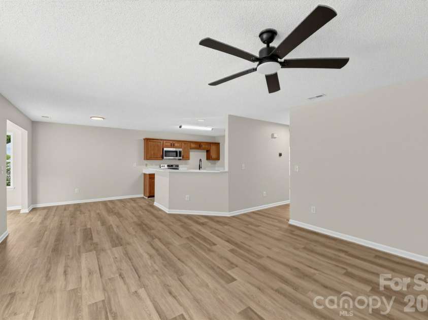 1034 Chalk Hill Lane, Charlotte, NC 28214.  MLS# CAR4416747, YatesRealty ID 46117. 