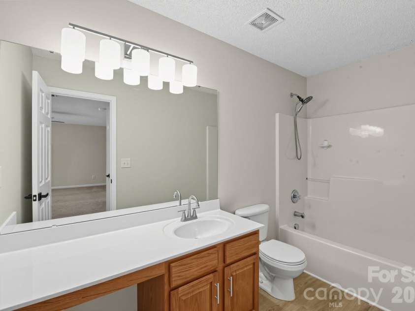 1034 Chalk Hill Lane, Charlotte, NC 28214.  MLS# CAR4416747, YatesRealty ID 46117. 