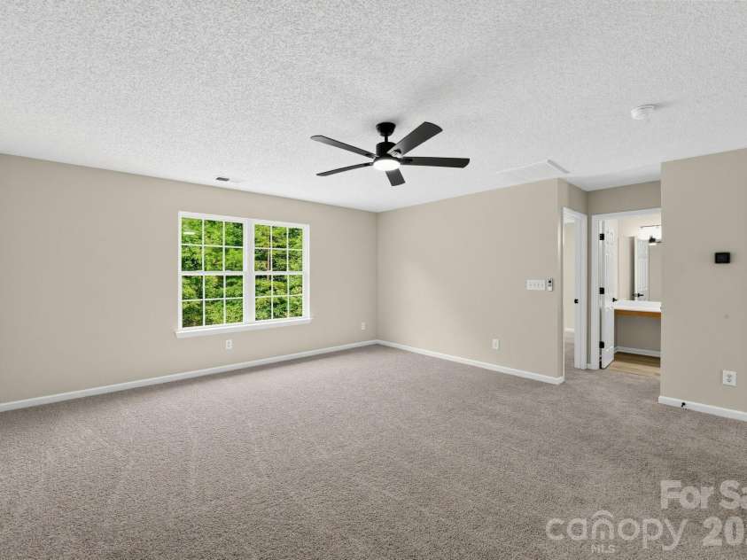 1034 Chalk Hill Lane, Charlotte, NC 28214.  MLS# CAR4416747, YatesRealty ID 46117. 