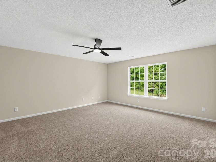 1034 Chalk Hill Lane, Charlotte, NC 28214.  MLS# CAR4416747, YatesRealty ID 46117. 