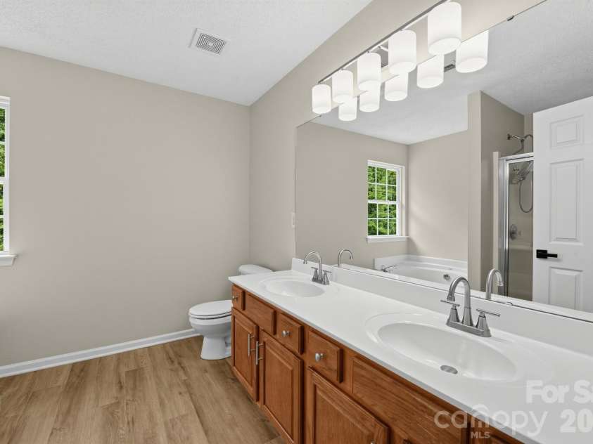 1034 Chalk Hill Lane, Charlotte, NC 28214.  MLS# CAR4416747, YatesRealty ID 46117. 