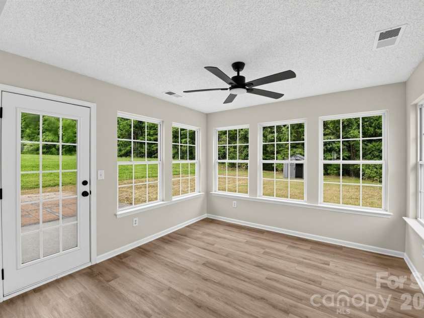 1034 Chalk Hill Lane, Charlotte, NC 28214.  MLS# CAR4416747, YatesRealty ID 46117. 