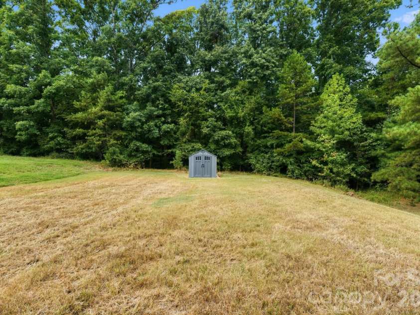 1034 Chalk Hill Lane, Charlotte, NC 28214.  MLS# CAR4416747, YatesRealty ID 46117. 