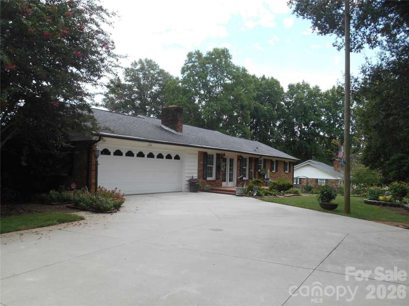 830 Salem Church Road, Lincolnton, NC 28092.  MLS# CAR4416779, YatesRealty ID 46118. Rear Load Double Garage