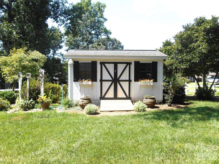 830 Salem Church Road, Lincolnton, NC 28092.  MLS# CAR4416779, YatesRealty ID 46118. Wired Workshop