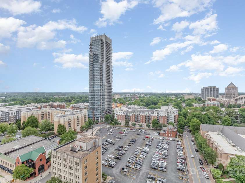 333 Trade Street, Charlotte, NC 28202.  MLS# CAR4259852, YatesRealty ID 4612. 