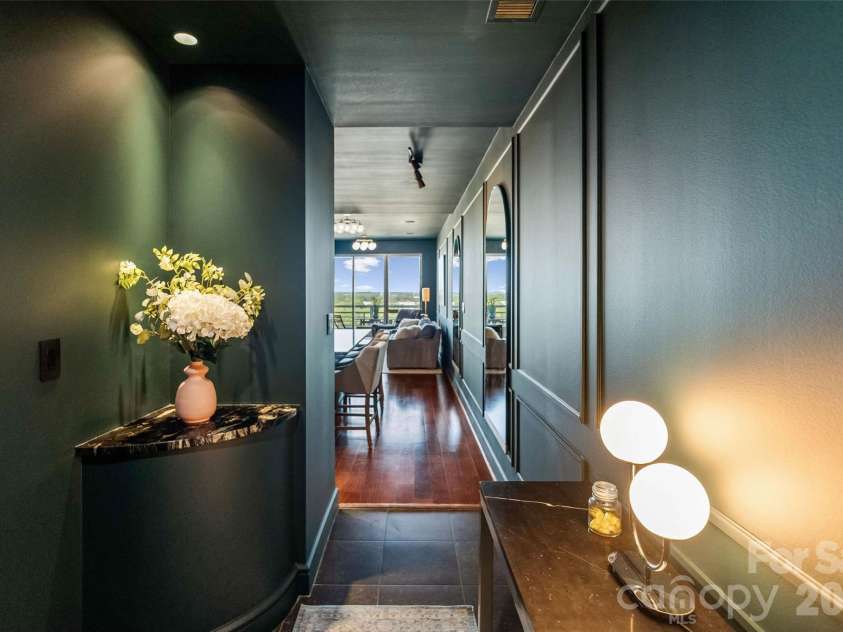 333 Trade Street, Charlotte, NC 28202.  MLS# CAR4298406, YatesRealty ID 4612. 