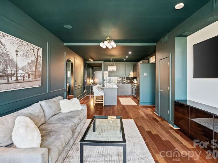 333 Trade Street, Charlotte, NC 28202.  MLS# CAR4298406, YatesRealty ID 4612. 