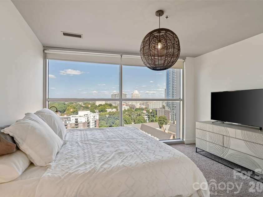 333 Trade Street, Charlotte, NC 28202.  MLS# CAR4298406, YatesRealty ID 4612. 