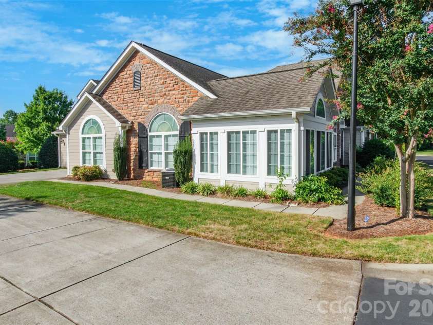 179 Lone Oak Circle, Rock Hill, SC 29732.  MLS# CAR4417183, YatesRealty ID 46120. 