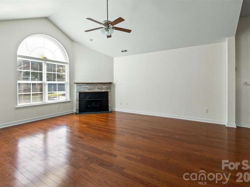 179 Lone Oak Circle, Rock Hill, SC 29732.  MLS# CAR4417183, YatesRealty ID 46120. 