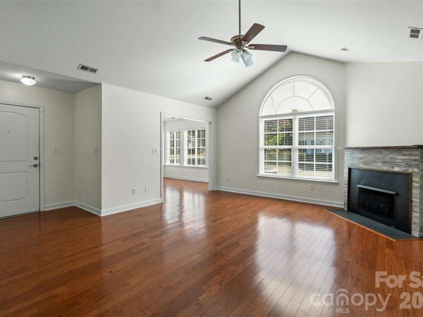 179 Lone Oak Circle, Rock Hill, SC 29732.  MLS# CAR4417183, YatesRealty ID 46120. 