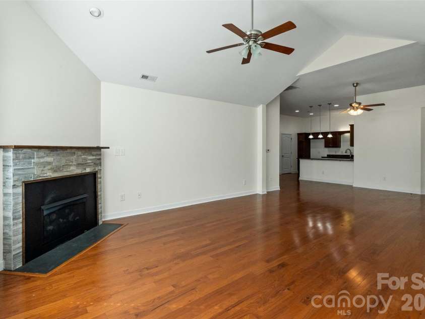 179 Lone Oak Circle, Rock Hill, SC 29732.  MLS# CAR4417183, YatesRealty ID 46120. 