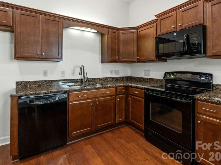179 Lone Oak Circle, Rock Hill, SC 29732.  MLS# CAR4417183, YatesRealty ID 46120. 